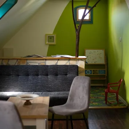 Turul Panzio & Kult Terasz Konyha Bed & Breakfast